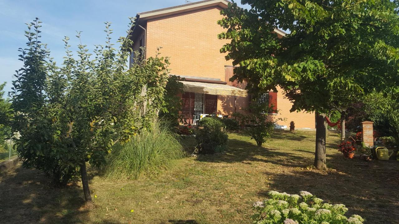 B&B I Girasoli Monte San Pietro Ngoại thất bức ảnh
